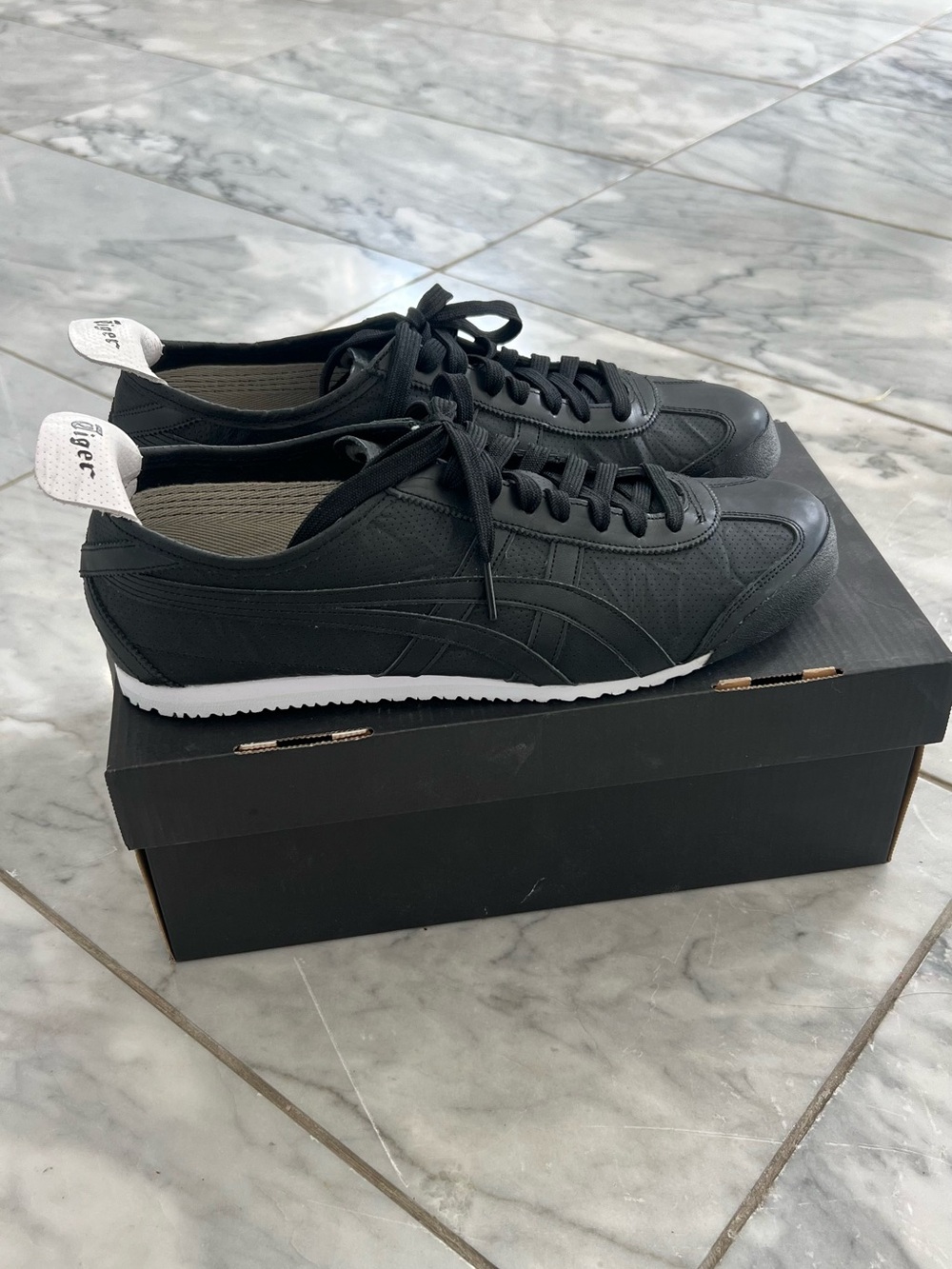Onitsuka Tiger Mexico 66 'Black' - Size 9